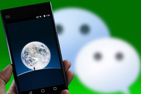 一边看快手一边微信聊天怎么设置？